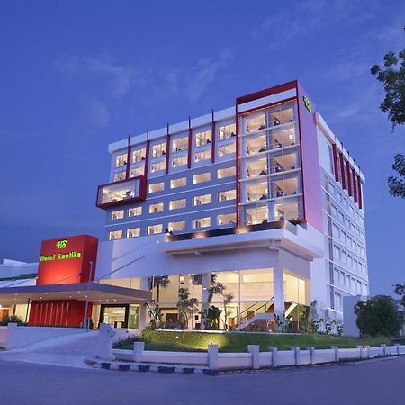 Hotel Santika Palu Exterior foto