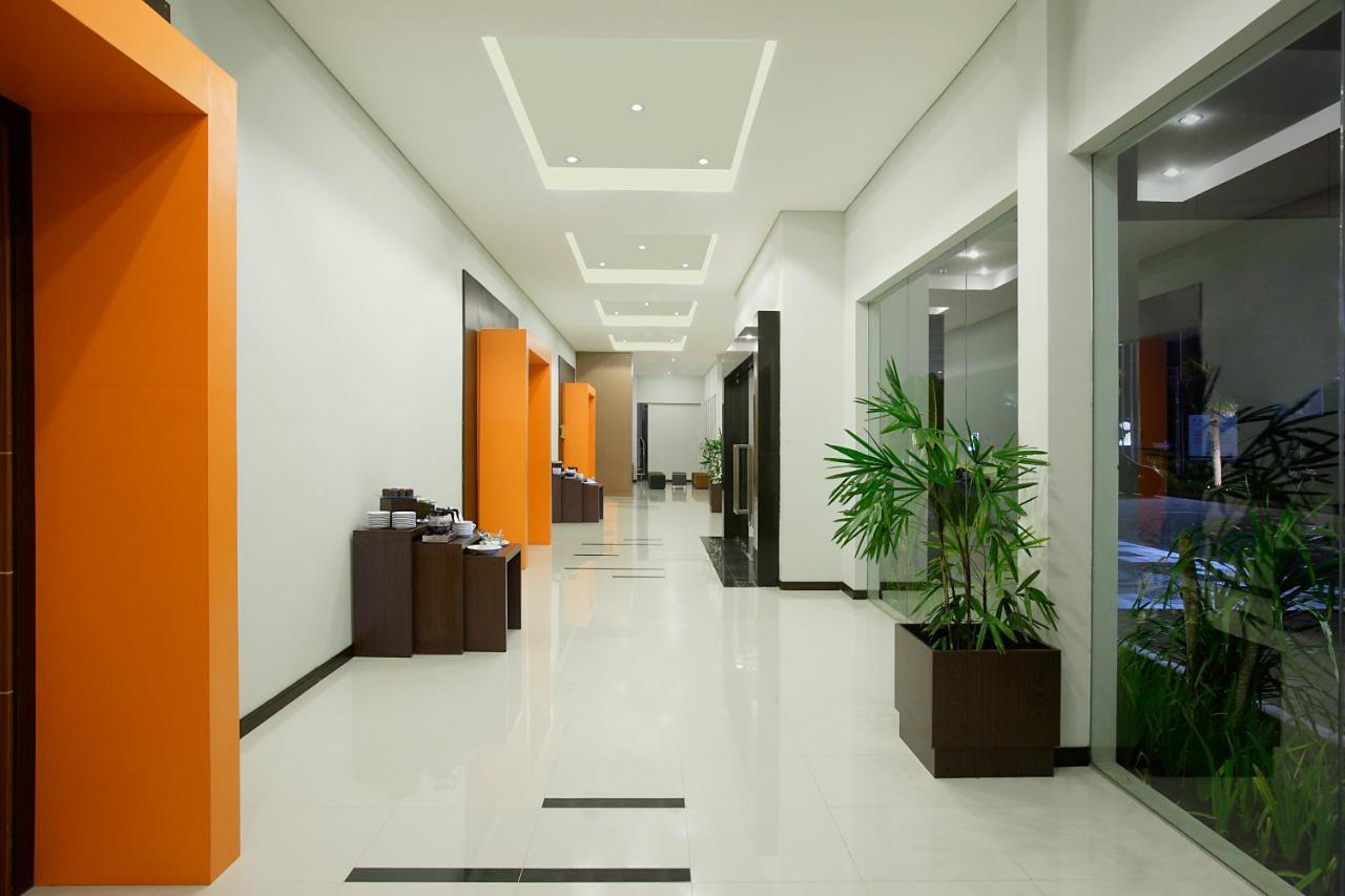 Hotel Santika Palu Exterior foto