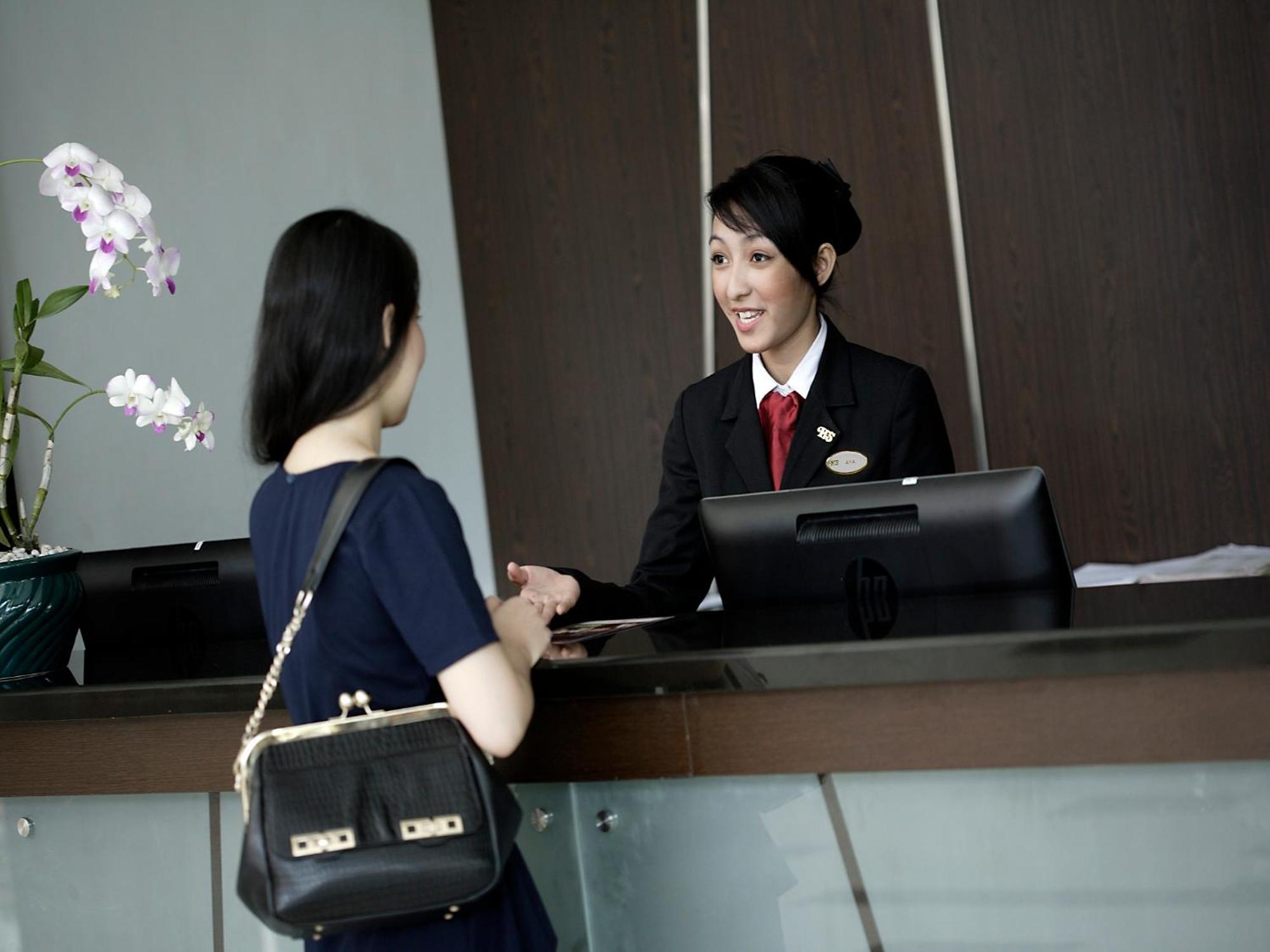 Hotel Santika Palu Exterior foto